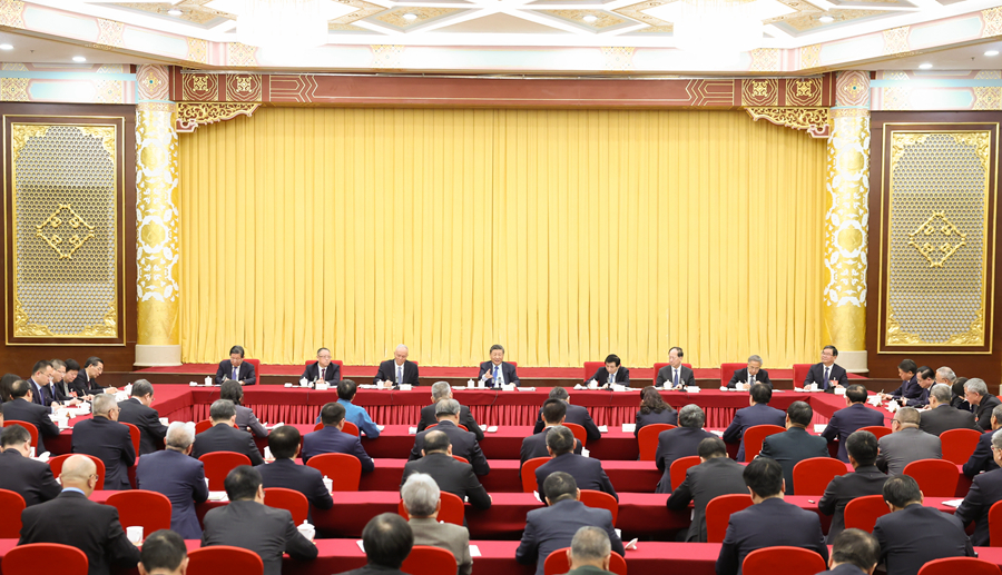 3月6日,中共中央总书记、国家主席、中央军委主席习近平看望参加全国政协十四届二次会议的民革、科技界、环境资源界委员,并参加联组会,听取意见和建议。中共中央政治局常委、全国政协主席王沪宁,中共中央政治局常委、中央办公厅主任蔡奇参加看望和讨论。